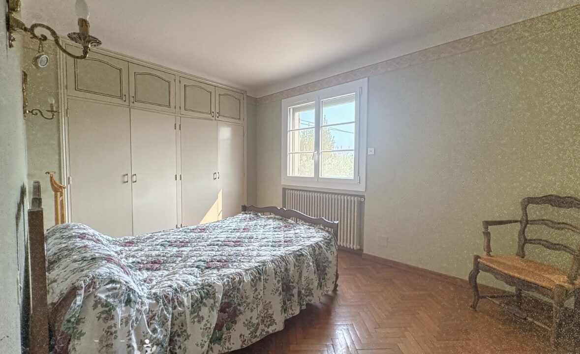 6 CHAMBRE