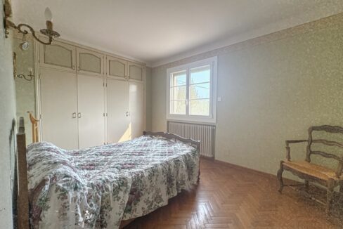 6 CHAMBRE